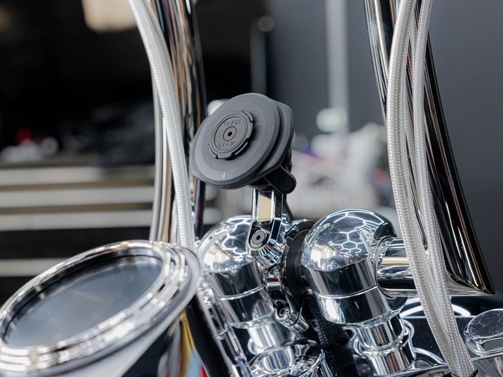 Увеличенное хромированное крепление на трубчатый руль мотоцикла ПРО Quad Lock® Motorcycle Handlebar 